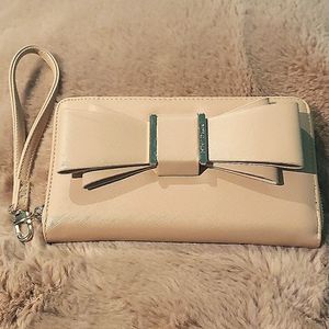 Betsey Johnson Zip Around Wrislet Wallet NWOT